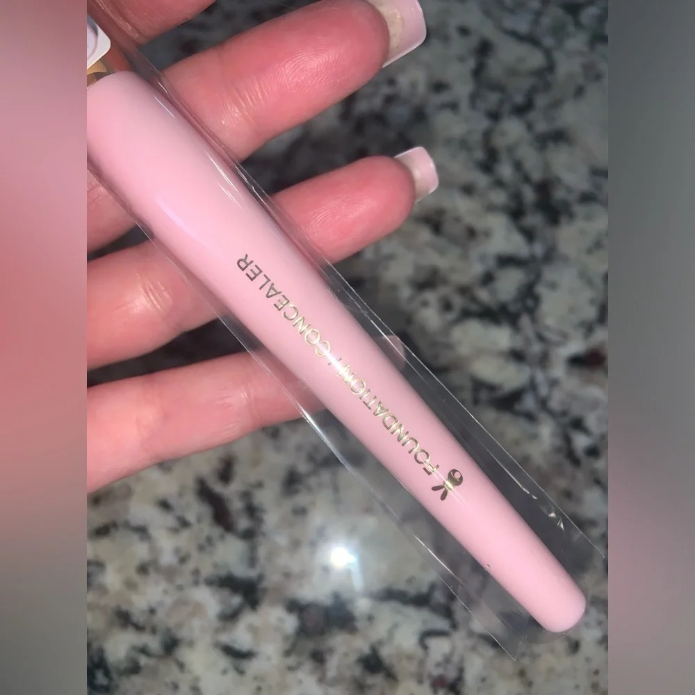 Too faced concealer/foundation brush new!